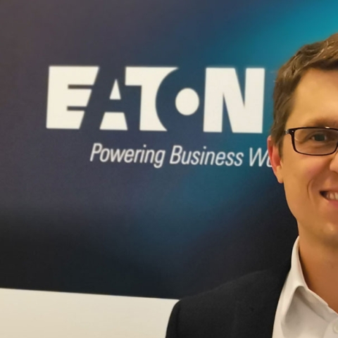 Der promovierte Physiker Stefan Rohrmoser setzt sich  als Geschäftsführer Vertrieb bei Eaton für ein nachhaltiges Energiemanagement ein